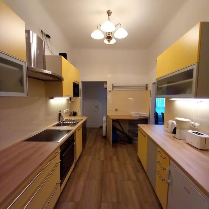 Altbauwohnung Neu Saniert - Fuer Familien Geeignet Viena Exterior foto